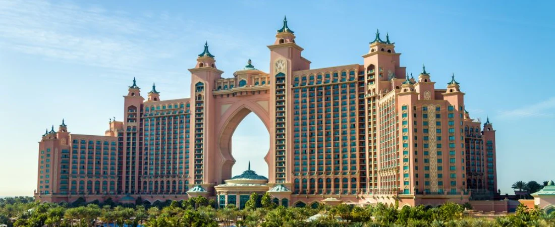 Dubai Unveiled: Luxury Resorts, Desert Safaris, and Cultural Gems