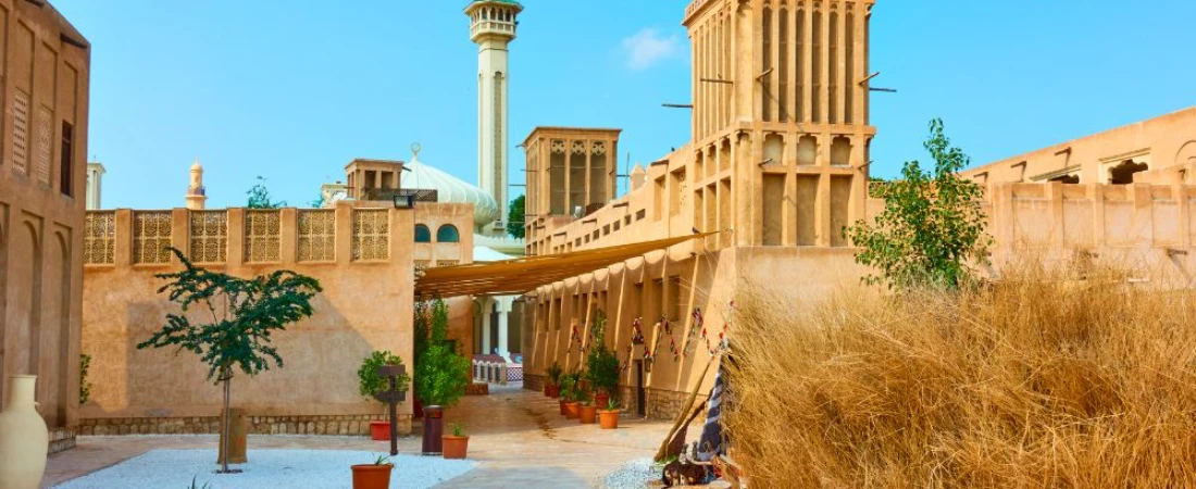 Dubai Unveiled: Luxury Resorts, Desert Safaris, and Cultural Gems