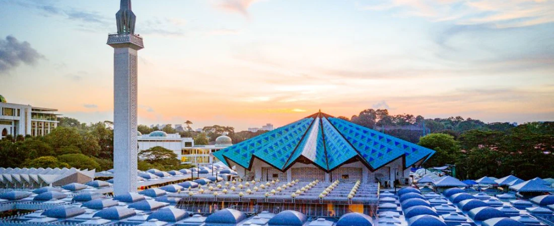 Kuala Lumpur for First-Time Visitors: Mosques, Malls & Merdeka Square