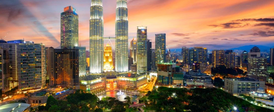 Kuala Lumpur for First-Time Visitors: Mosques, Malls & Merdeka Square