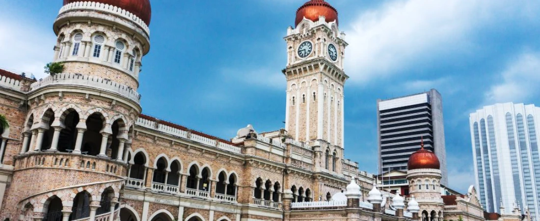 Kuala Lumpur for First-Time Visitors: Mosques, Malls & Merdeka Square