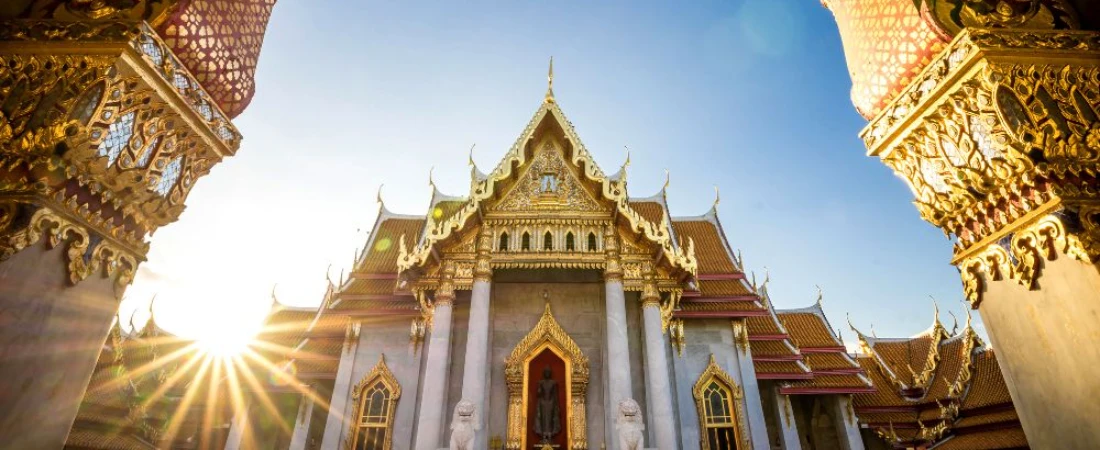 The Ultimate Bangkok Itinerary: Temples, Markets & Rooftops
