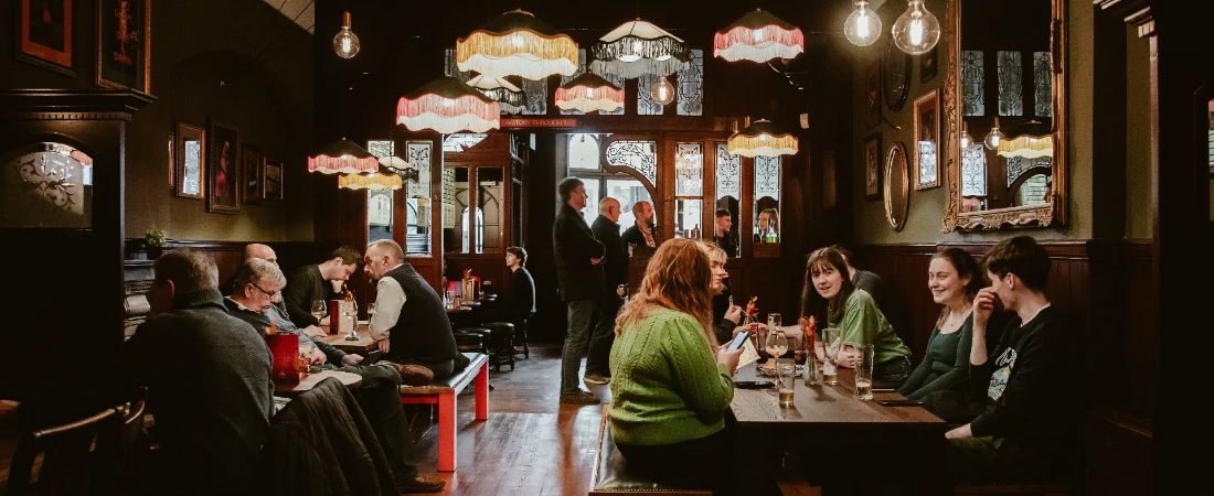 20 Top Traditional British Pubs and Eats in Denton, UK