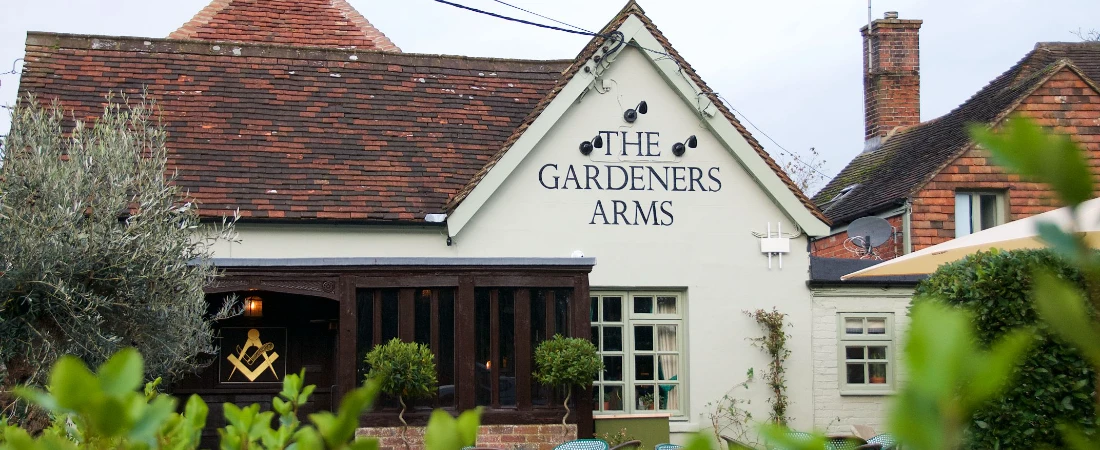 20 Top Traditional British Pubs and Eats in Denton, UK